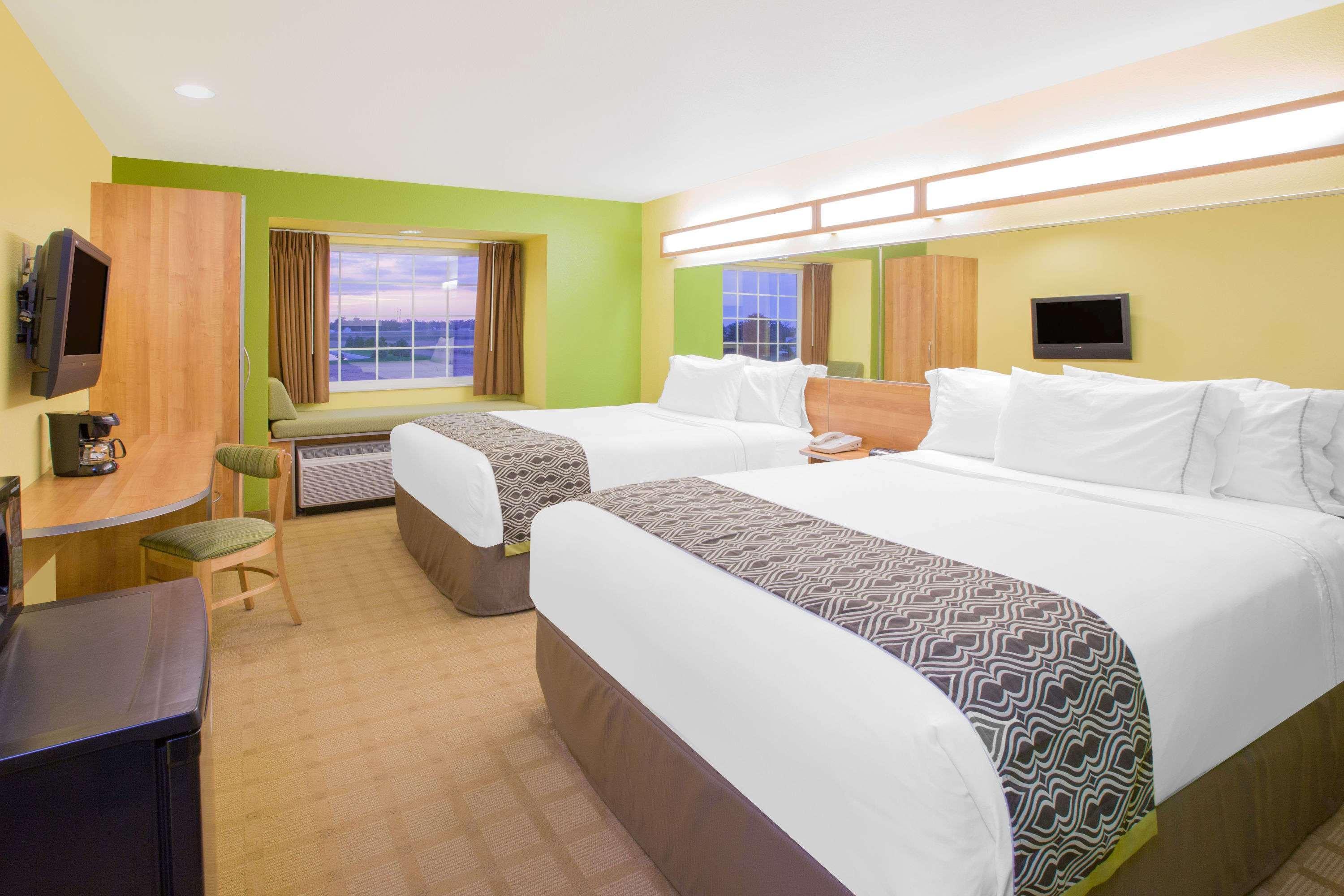 Microtel Inn & Suites By Wyndham Делфос Екстер'єр фото