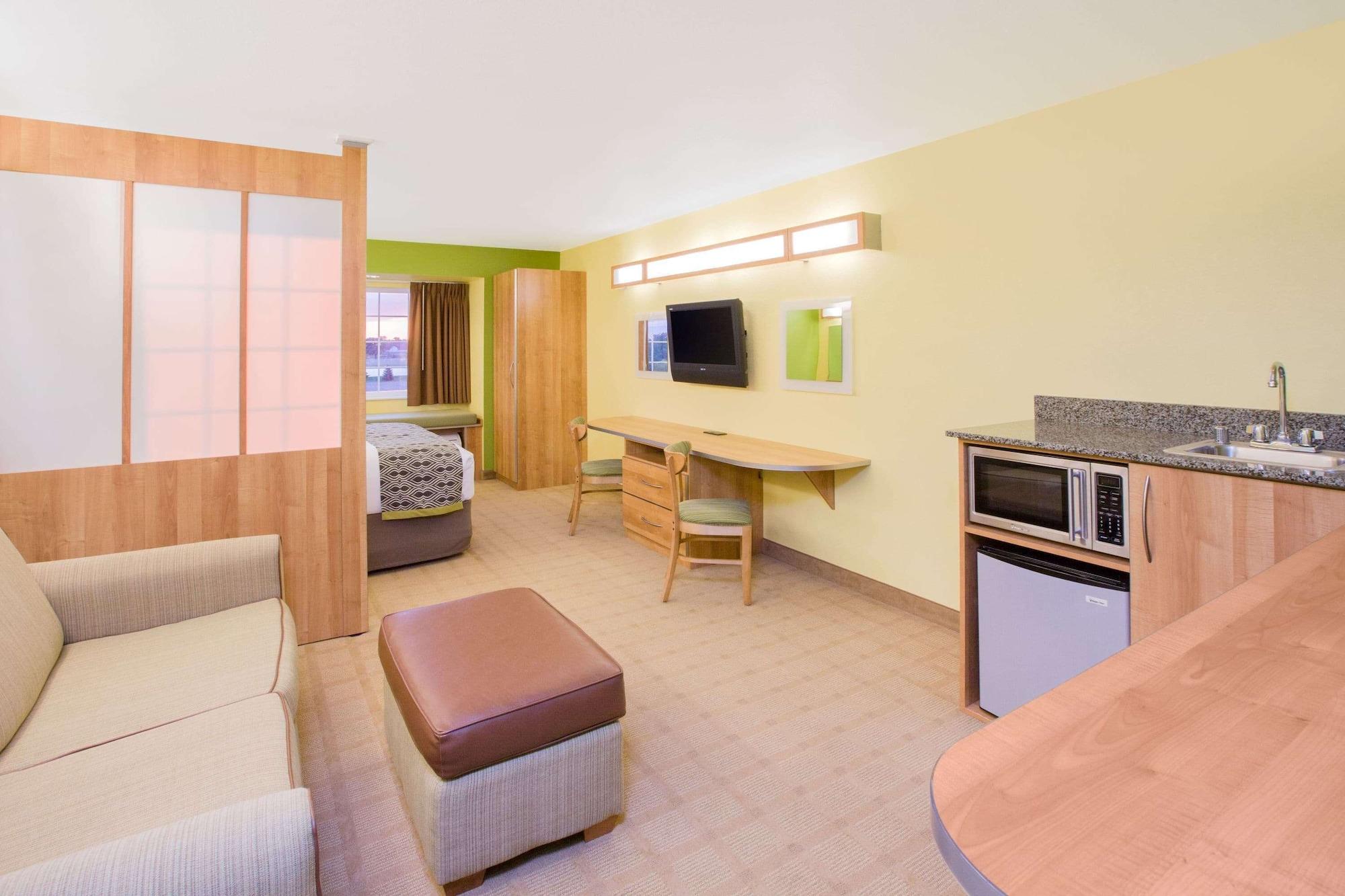 Microtel Inn & Suites By Wyndham Делфос Екстер'єр фото